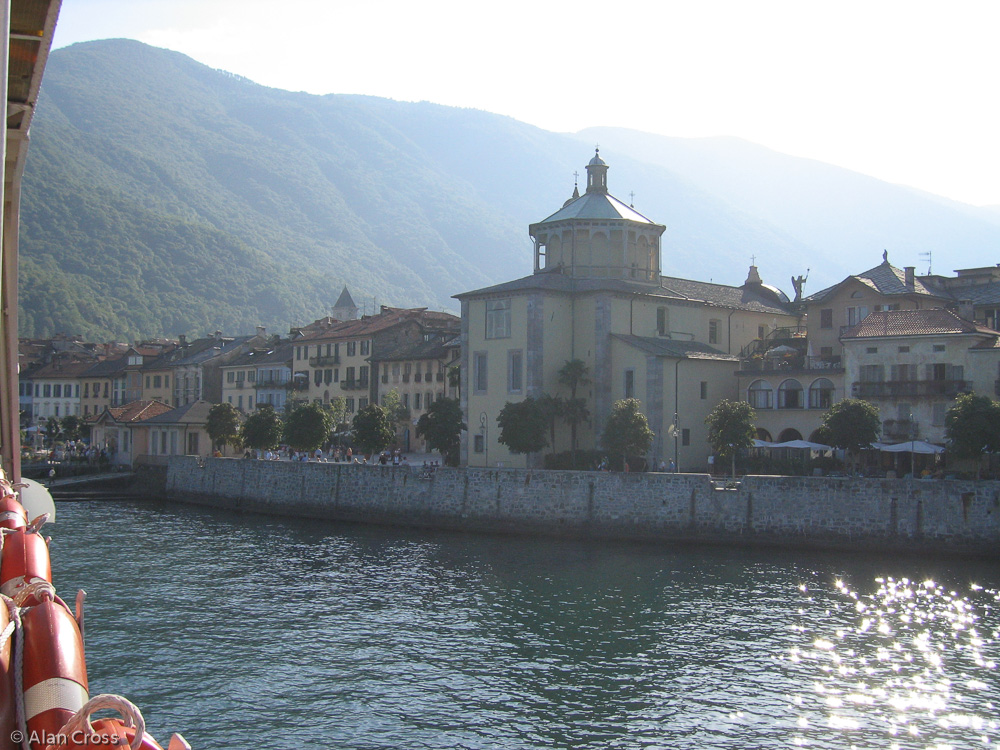 By boat from Locarno back to Pallanza
