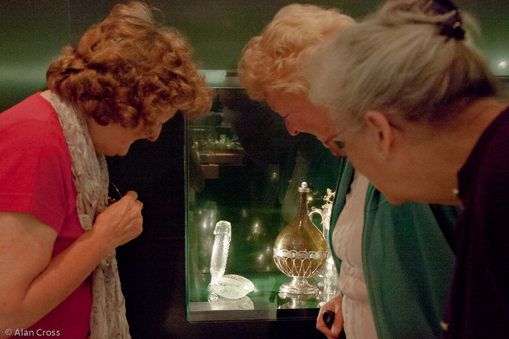 Dinastia Vivanco Wine Museum, Briones: the ladies are fascinated by this wine bottle
