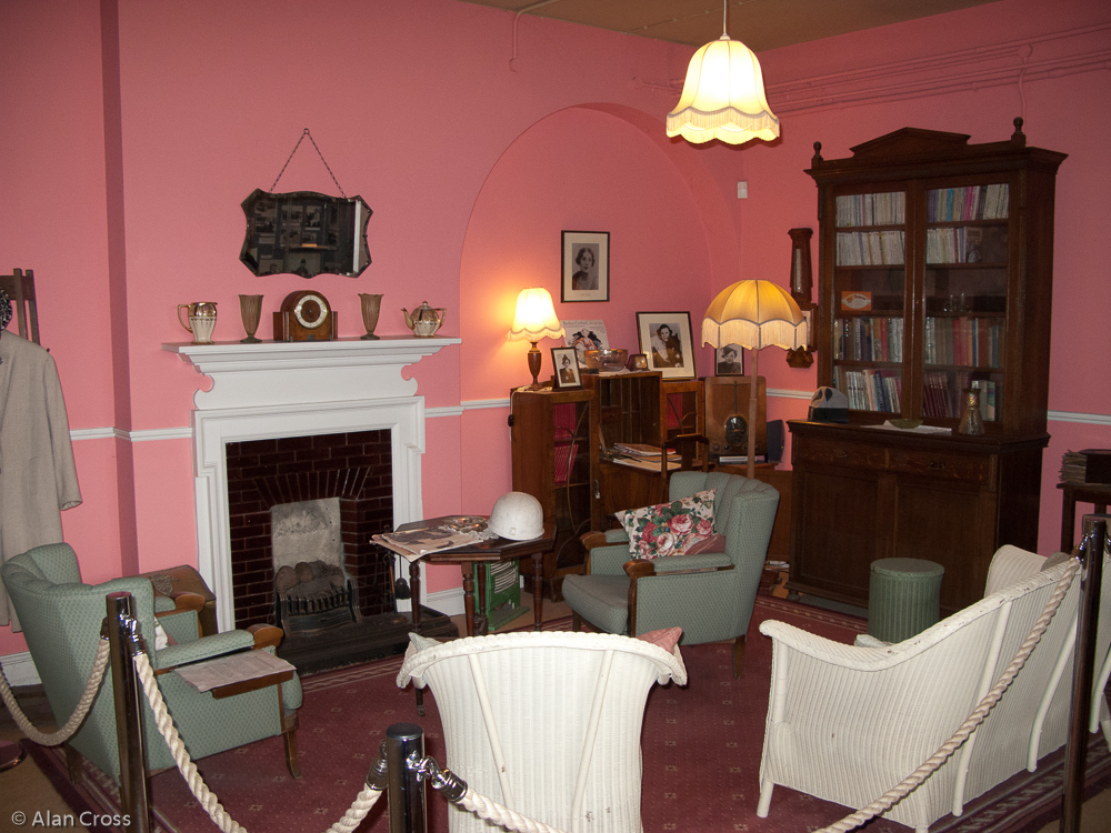The Barbara Cartland Room - sooo pink!