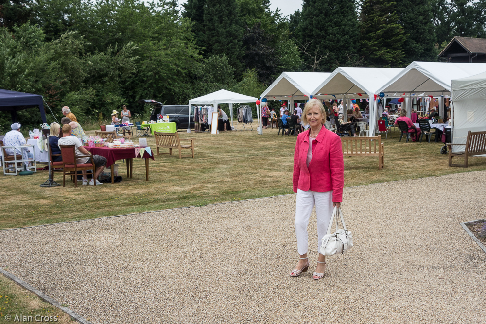 Eileen arriving at the Garden Party