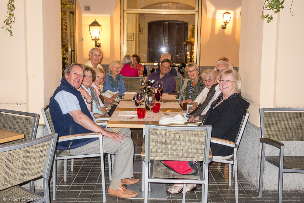 Dining 'al fresco' on the first evening: AlanH, PatW, Eileen, Cathy, Molly, Dave, Ines, Barbara, Tony, Sue