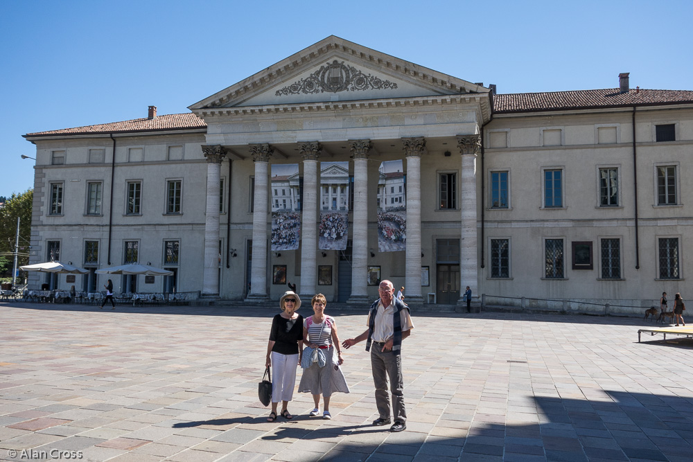 Eileen, Sheila and Frank in front of Teatro Sociale, Como