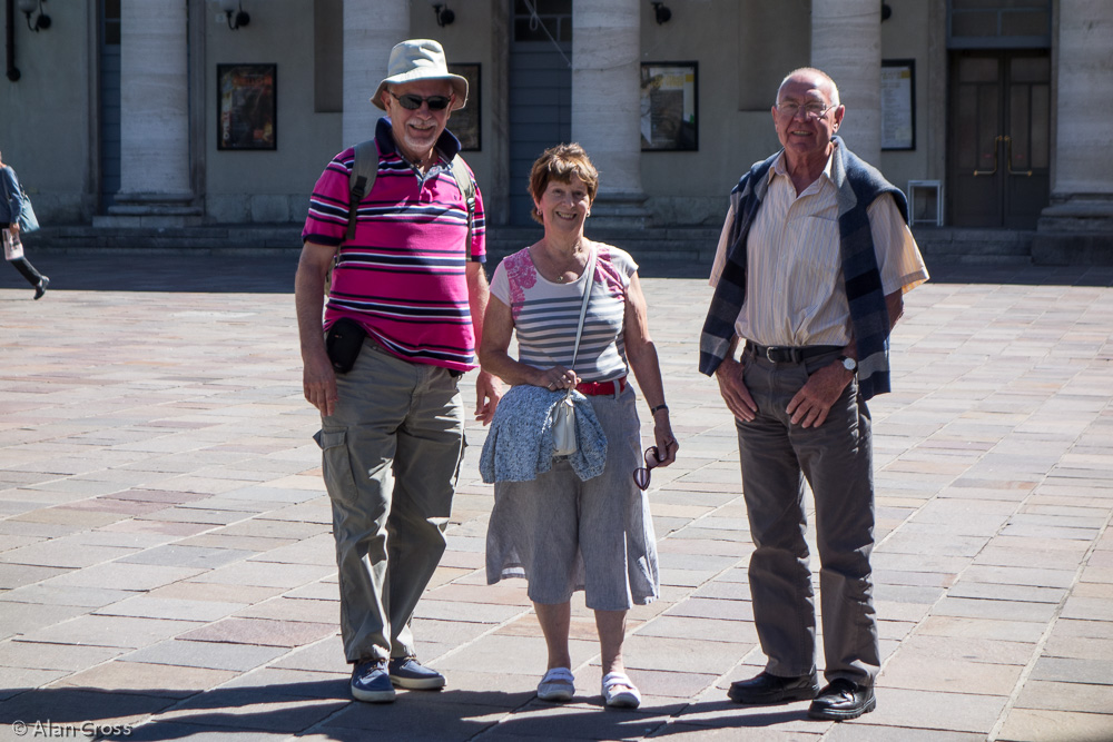 AlanC, Sheila and Frank in front of Teatro Sociale, Como