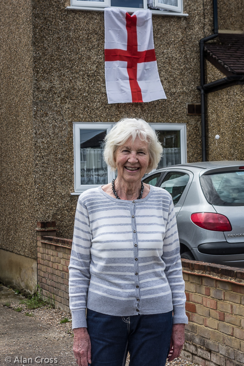 Barbara was the firstr to spot a St George flag, and won a lunch-time drink from AlanC!
