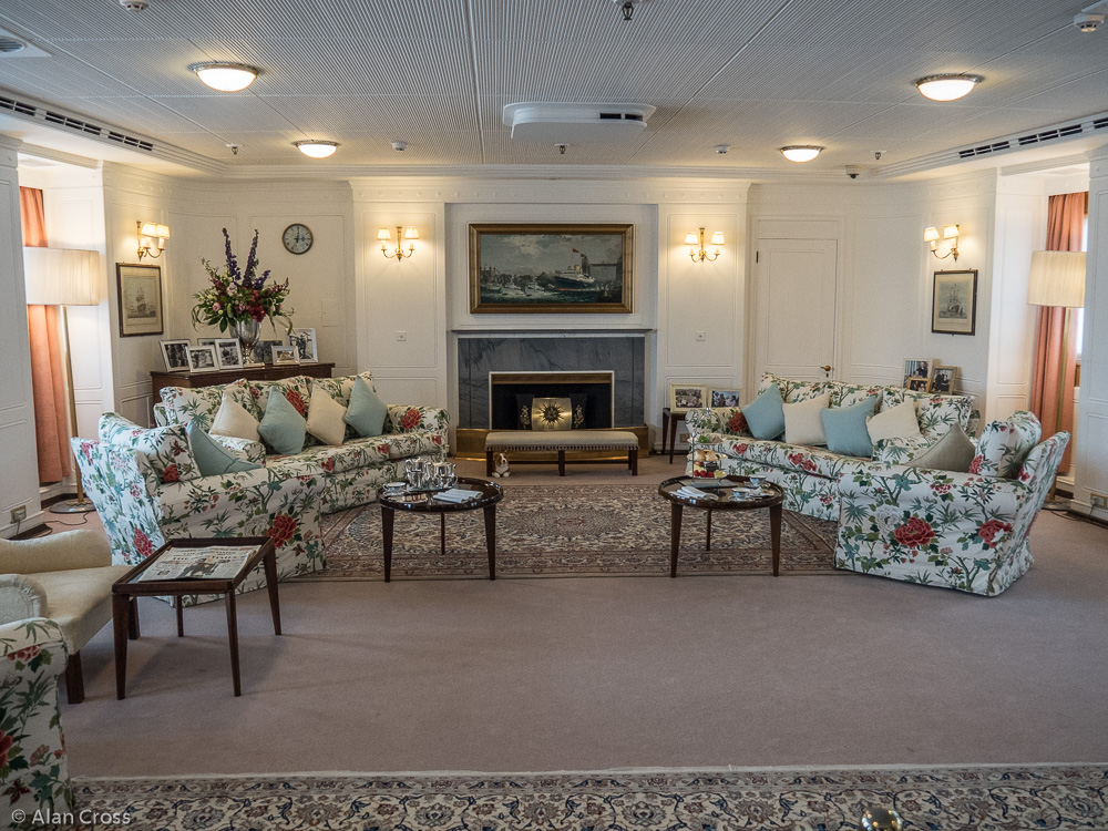 Tour of the Royal Yacht Britannia - the lounge#
