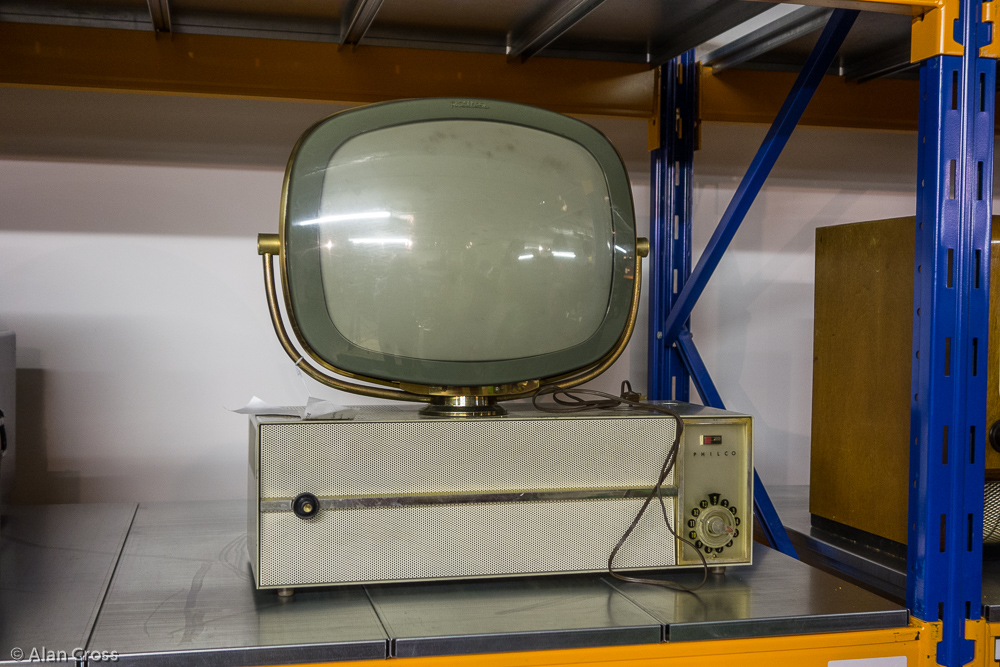 Guided tour in the basement archive: the television section, an unusual television design from Philco