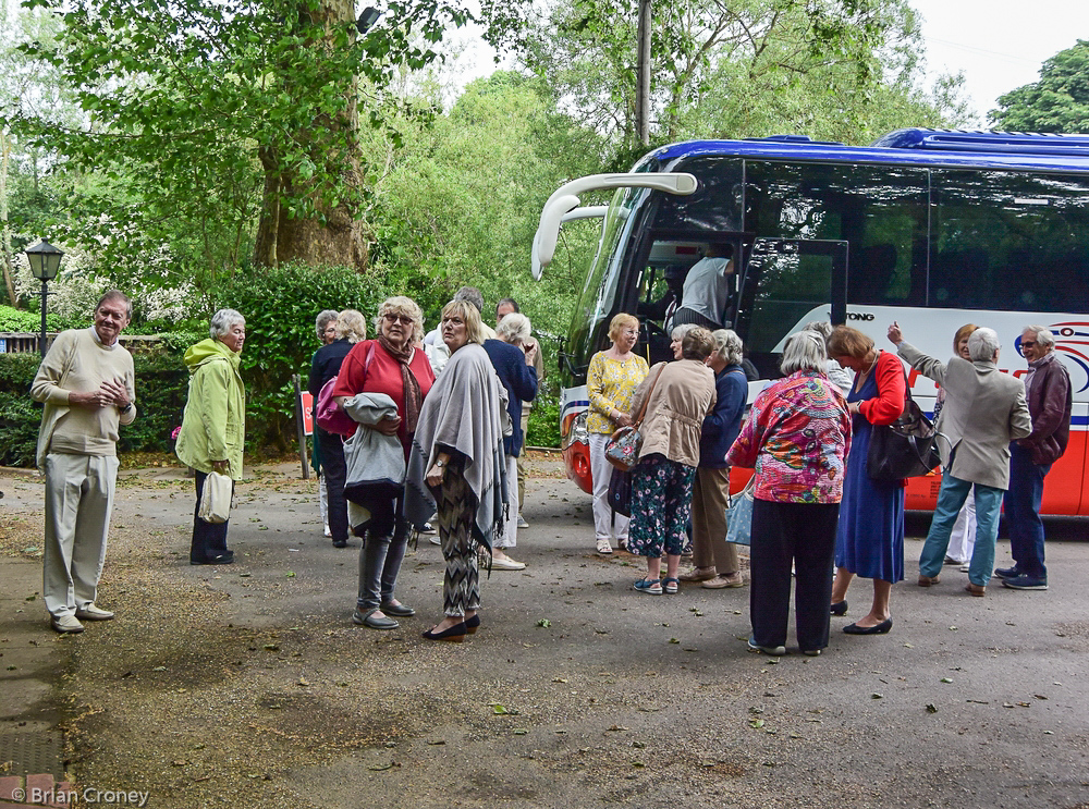 Group arrives at Sonning