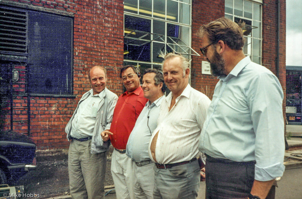 Big bellied crew – from left Mike Hobbs, John Oliver, Kerry Mann (Teddington Floor Mgr), Ron Winfield (rigger), Brian Jackson (Links rigger)